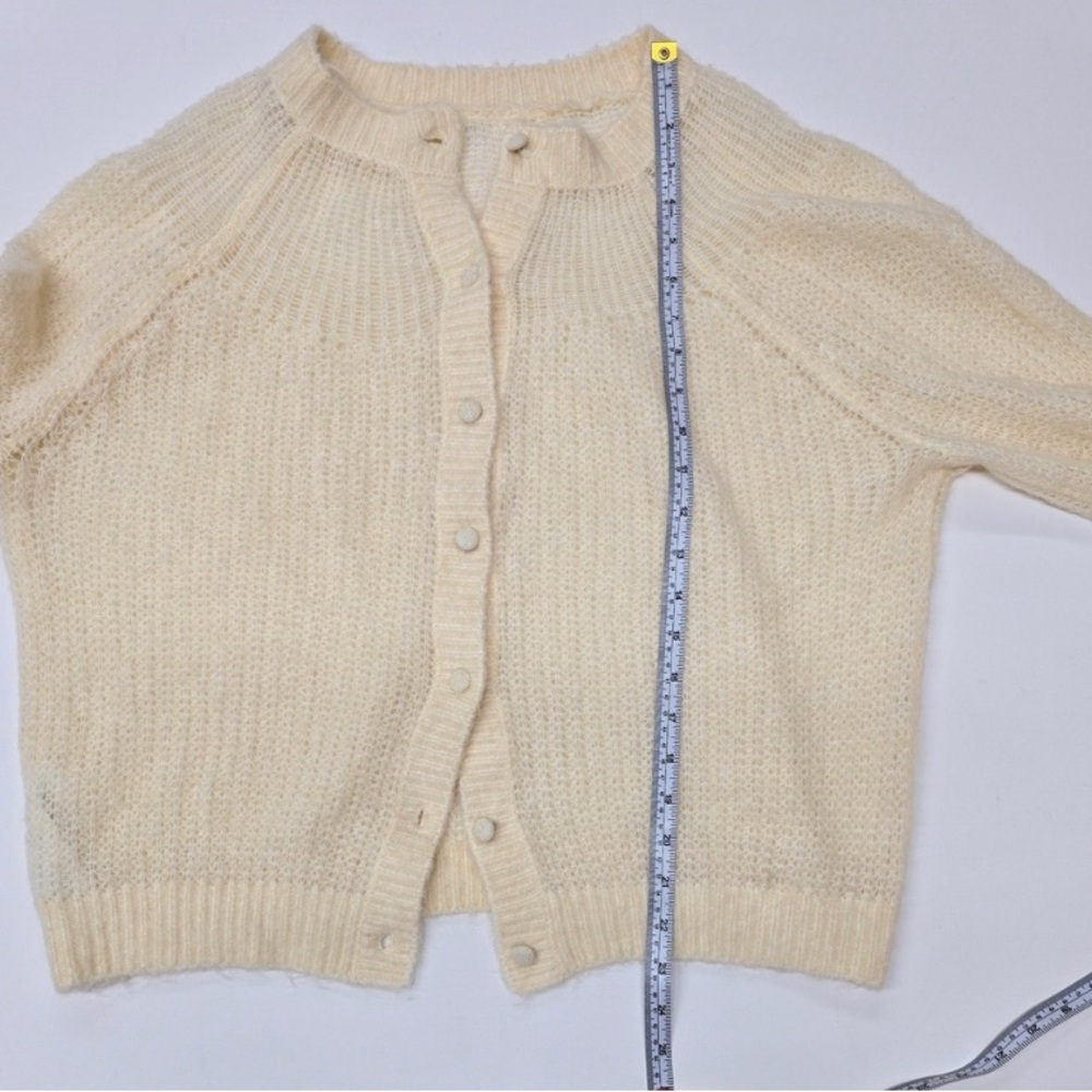 Zara Women's Cream Sweater - Picture 2 of 5